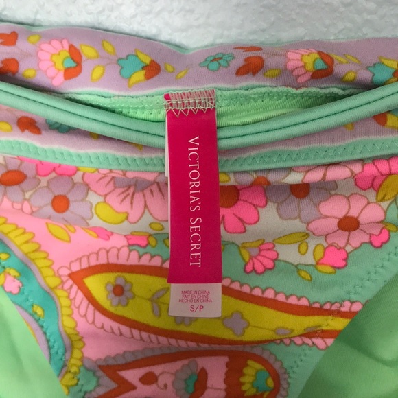 Bathing suit bottoms - Picture 3 of 3